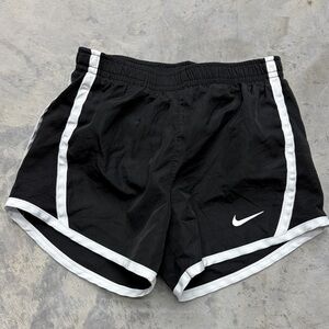 Kids Nike Black Shorts with White Trim - Size
Small - Kids 4/5 Yrs